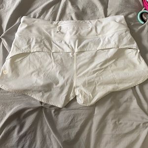 White Lululemon Speed Up Shorts 2.5’ Size 4